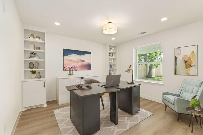 Building Photo - 7414 Janak Dr