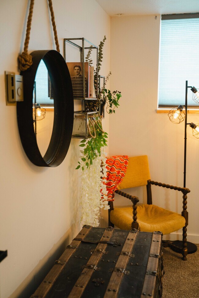 Building Photo - 1155 Ash St