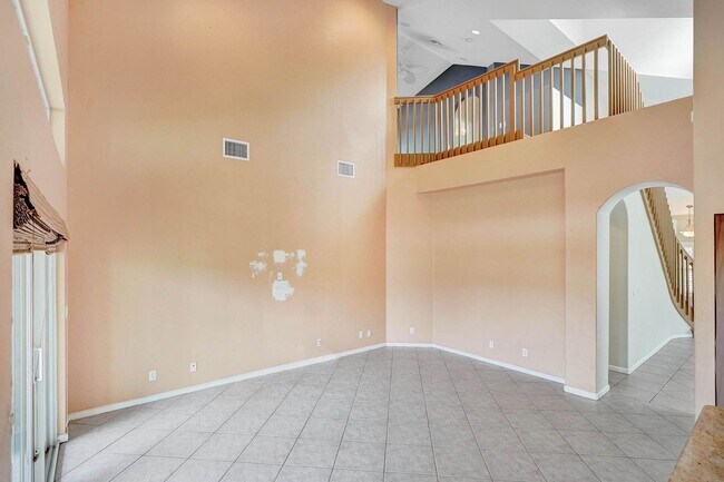 Building Photo - Amazing 4 Bedroom, 3 Bath home plus large 21'x11' loft located in Parkland Isles!