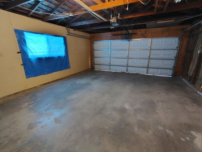 Building Photo - 1136 Cambridge Ct