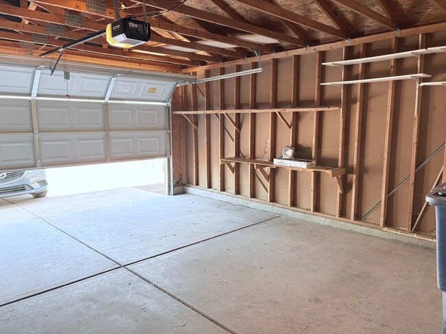 Building Photo - newly remodeled 3 bed/ 2 bath home