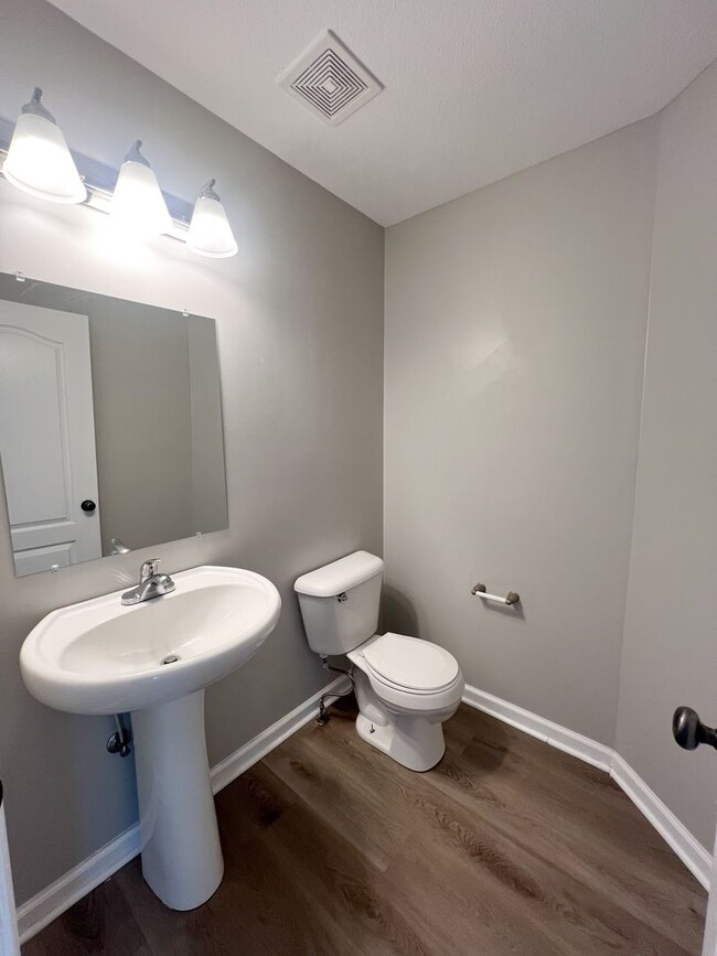 Building Photo - Beautiful 3-Bedroom Home with Bonus Room, ...