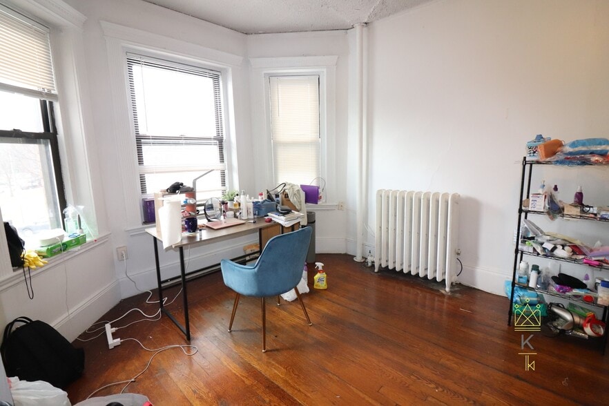 Building Photo - 238 Hemenway St