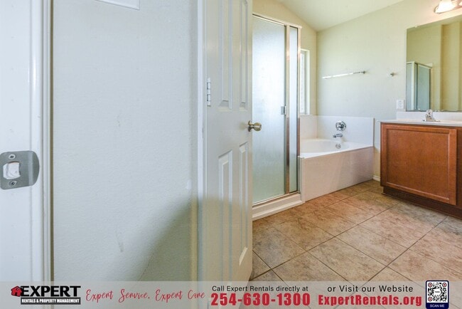 Building Photo - Enchanting 4-bedroom, 2-bathroom home nest...