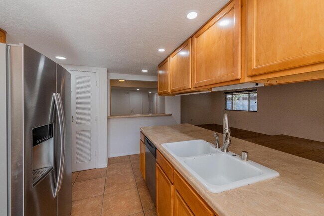 Building Photo - 7113 Welton Dr NE