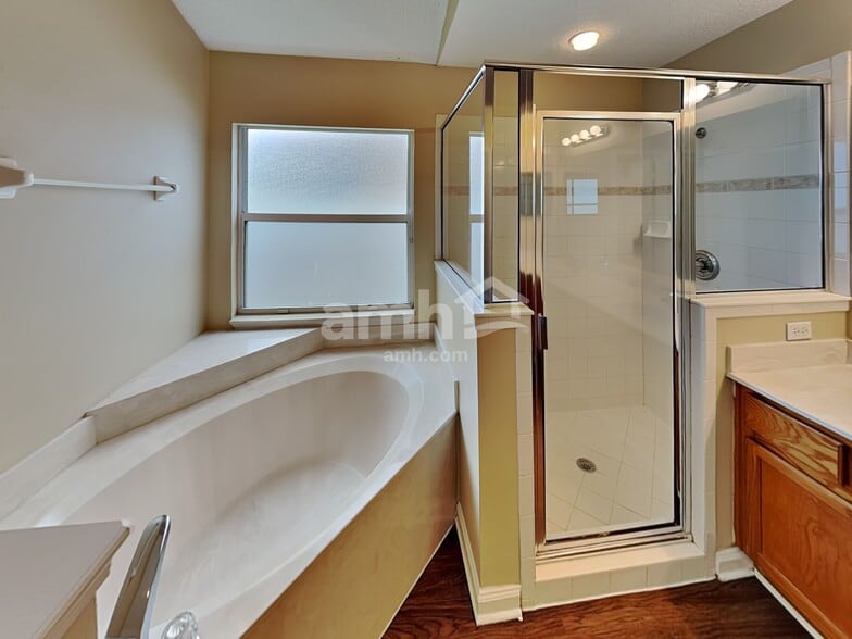 Building Photo - 2559 Coachman Lakes Dr