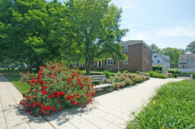 Building Photo - 412 Morris Ave