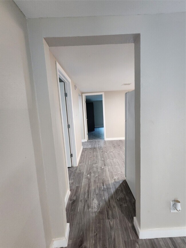 Building Photo - 6203 Hoffman St