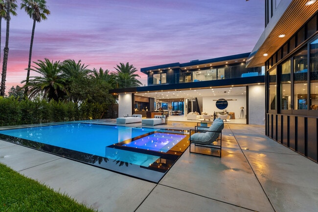 Building Photo - 9031 Alto Cedro Dr