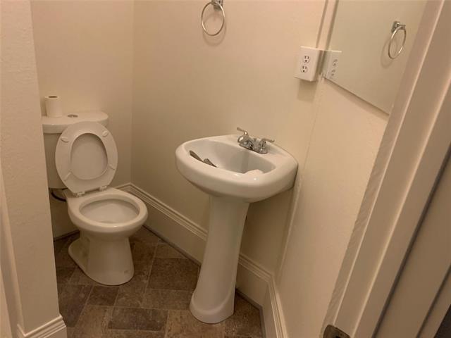 Building Photo - 617 W Gandy St