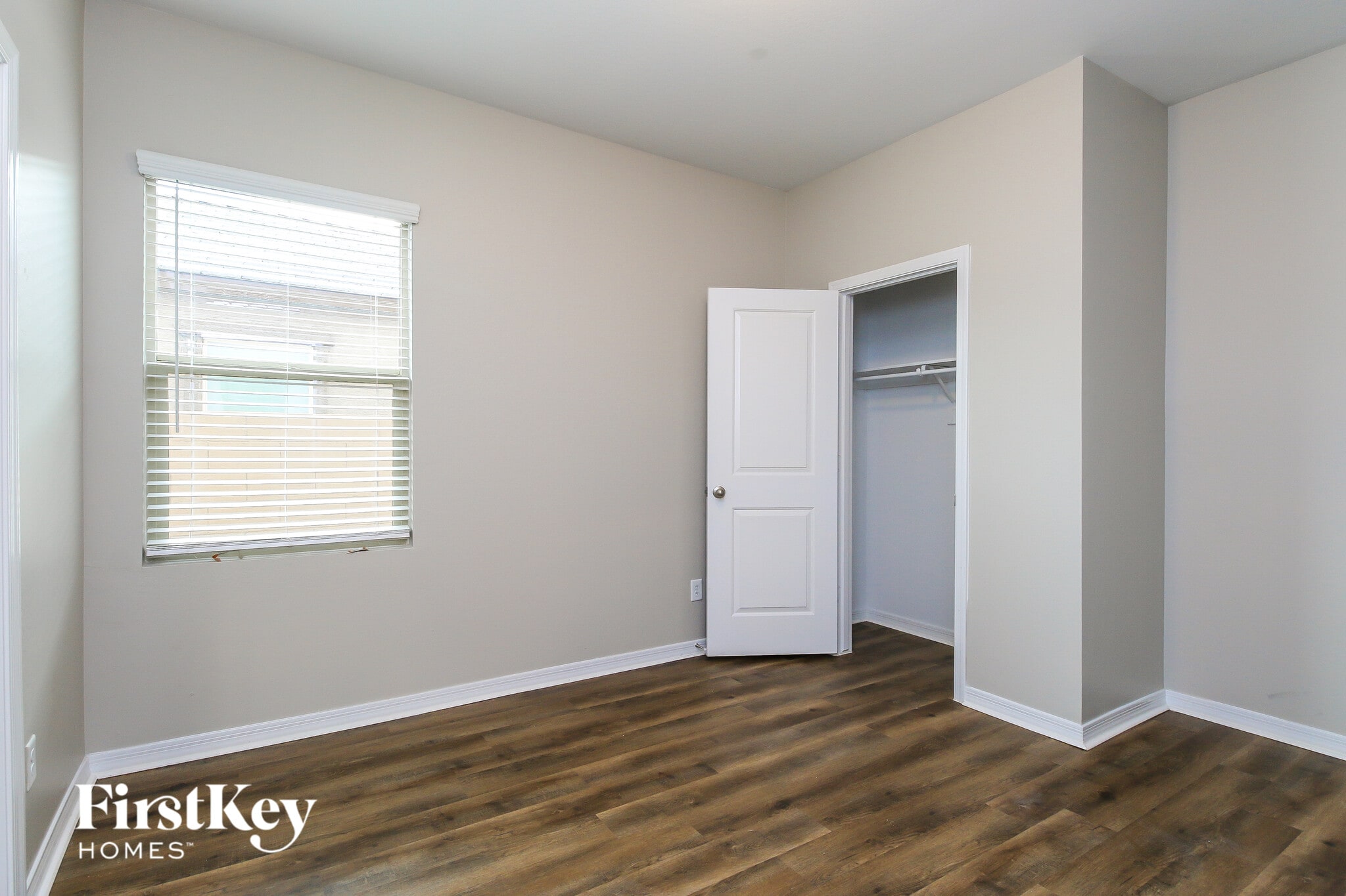 Building Photo - 398 W Powell Dr