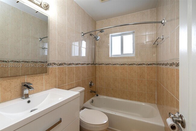 Building Photo - 2236 W 74th St