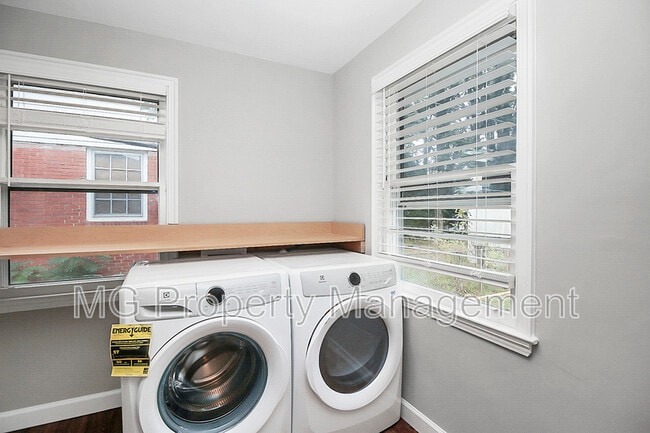 Building Photo - 1419 Herrin Ave