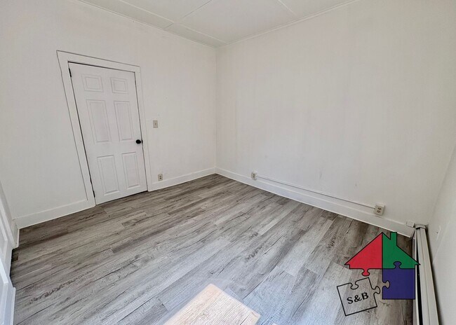 Building Photo - 94 Malletts Bay Ave