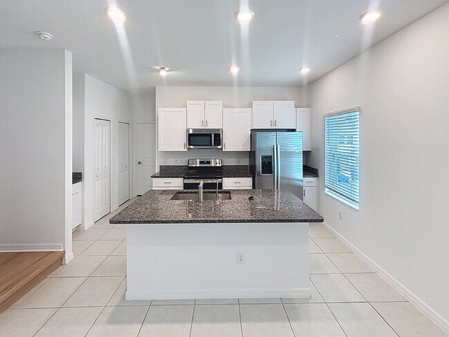 Building Photo - 822 Tennyson Mill Cir