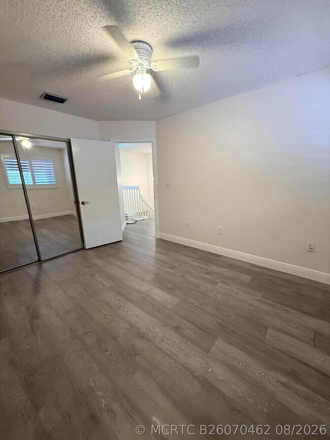 Building Photo - 612 N University Dr
