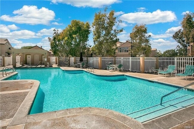 Building Photo - Beautiful 2 Bd 2 Ba Condo at Silvertide Bear Brand