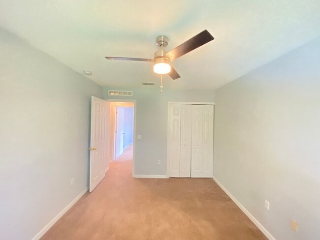 Building Photo - 14138 Econ Woods Ln