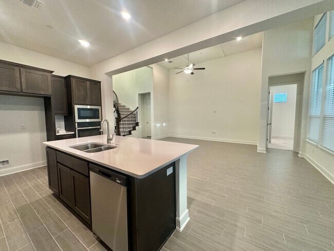 Building Photo - 4 Bed 3 Bath Austin Tx!!!! NEW MANAGEMENT