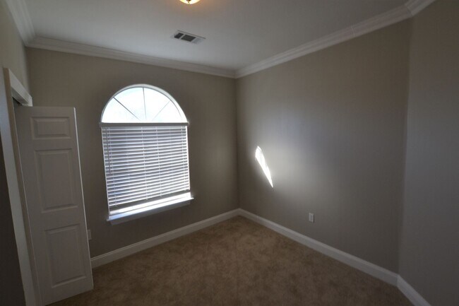 Building Photo - Zachary School District!  Newly remodeled 4 bedroom, 2.5 bath near downtown Zachary