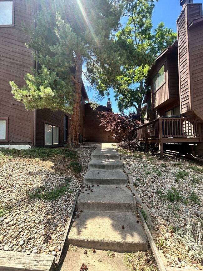 Building Photo - Hidden Gem in Downtown Boulder! 3 Bed 2 Bath Condo Available