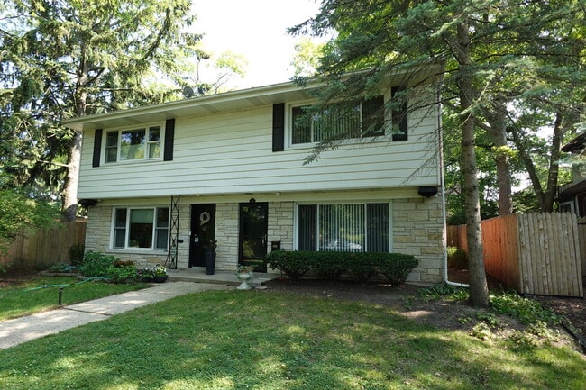 Building Photo - 419 Greenleaf Ave