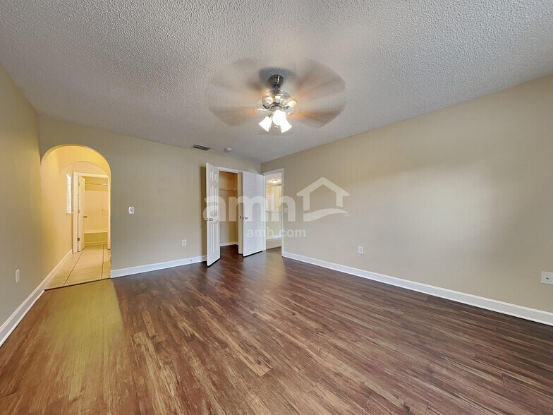 Building Photo - 24746 Mary Beth Ct