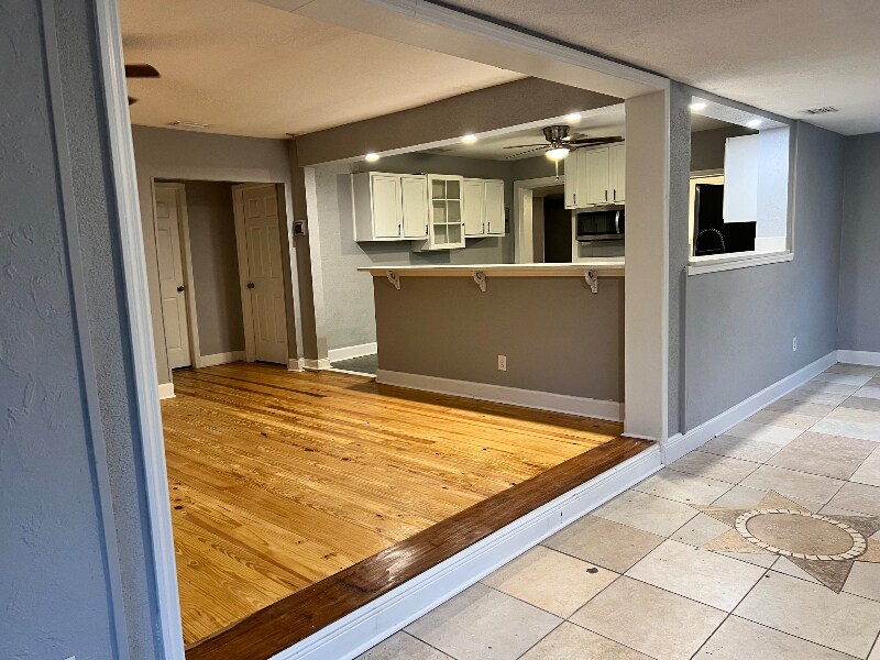 Building Photo - 4900 Grand Ave