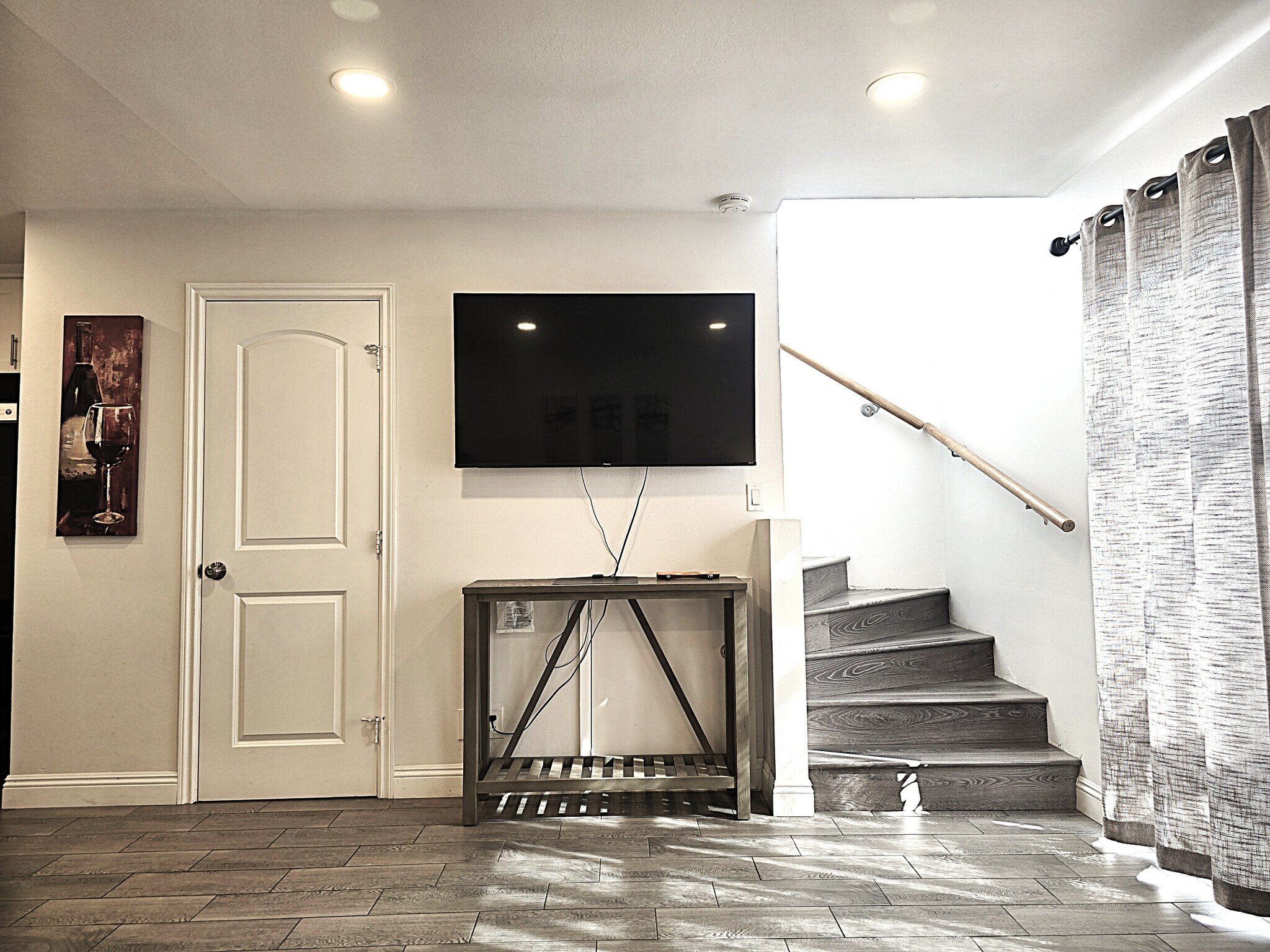 Building Photo - 123 E Bennett Ave