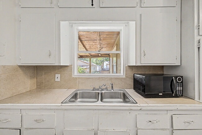 Building Photo - Virginia Village 4 Bed / 1 Bath for rent