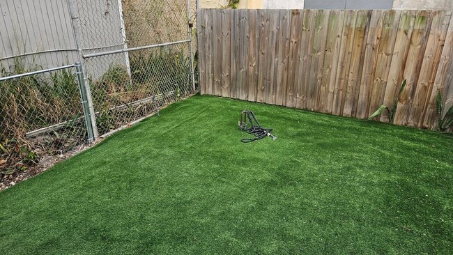 Building Photo - 425 Ardmore Rd