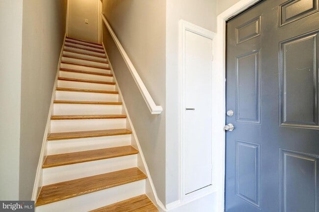 Building Photo - 1141 Owen Pl NE