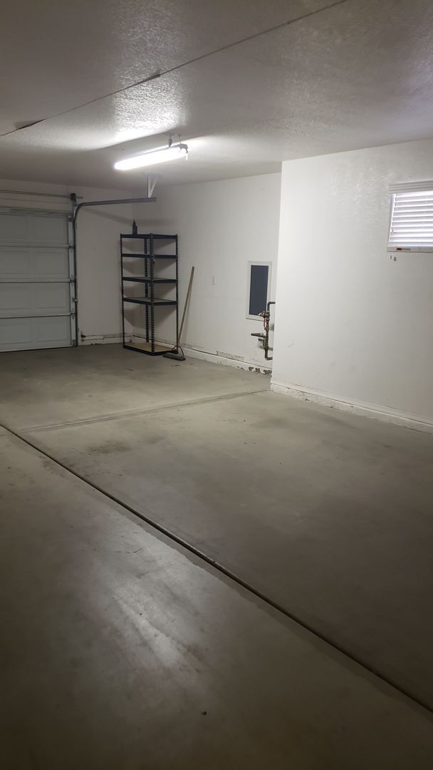 Building Photo - 1336 Vaquero Dr