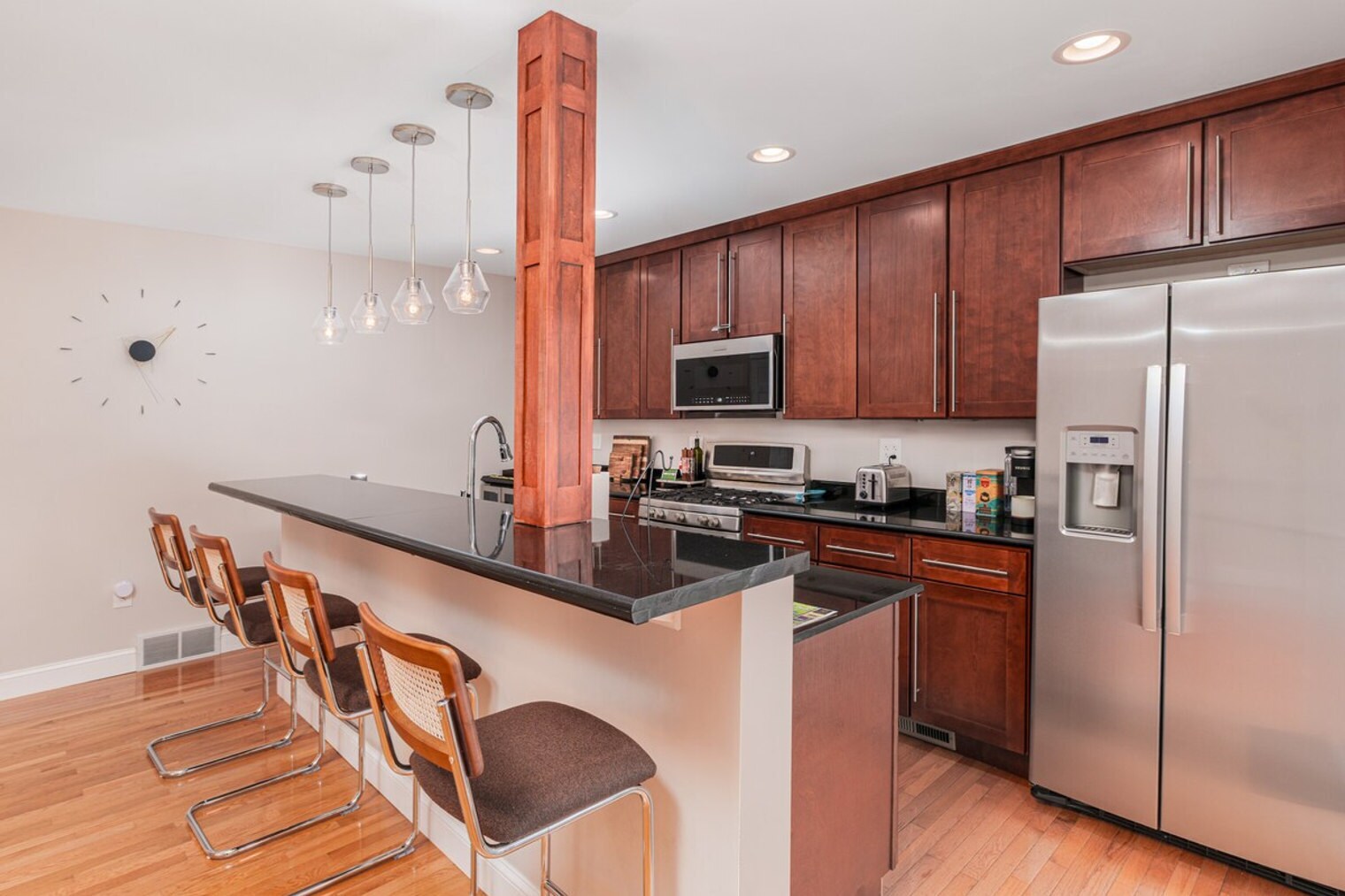 Building Photo - 99 W Circular St