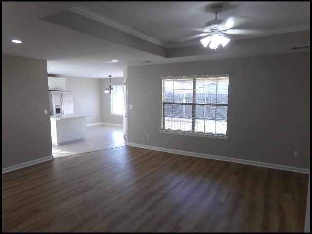 Building Photo - 455 Wisteria Dr