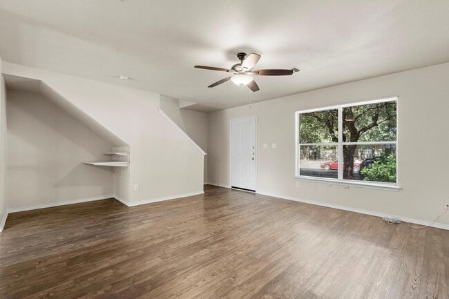 Building Photo - 10643 Marshitahs Way