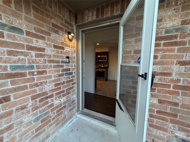 Building Photo - 9215 Loren Ln