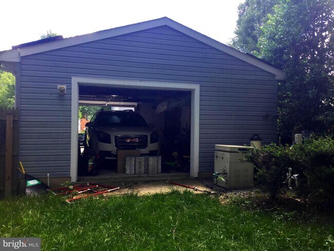Building Photo - 1114 Ellingwood Dr