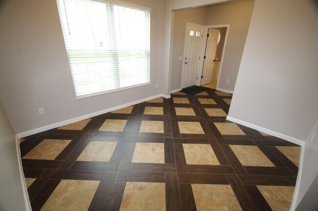 Building Photo - 3 Bedroom - Dublin