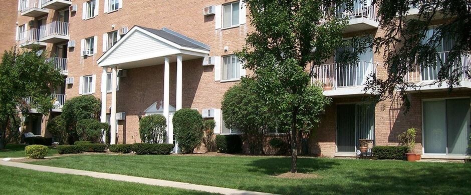 Building Photo - Colonial Village Apartments