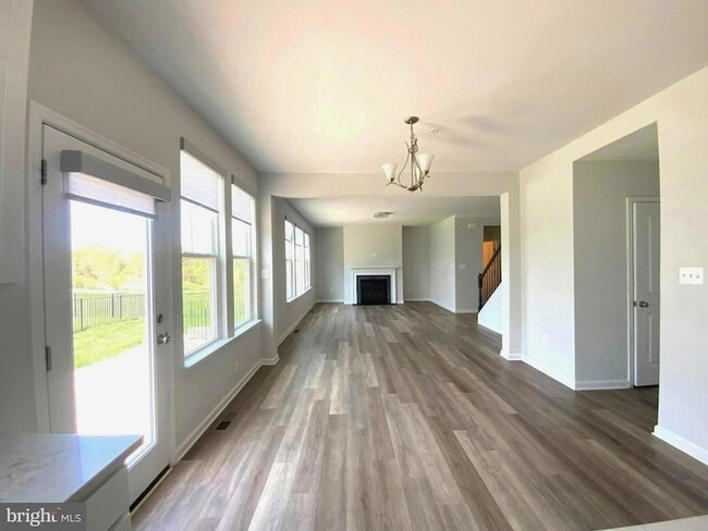 Building Photo - 5763 Hawk Ridge Rd