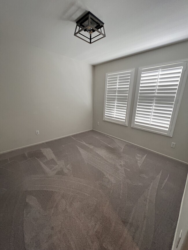 Building Photo - 8090 Cornwall Ct