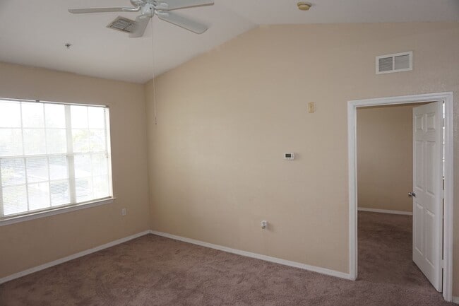 Building Photo - 8103 Lillies Way