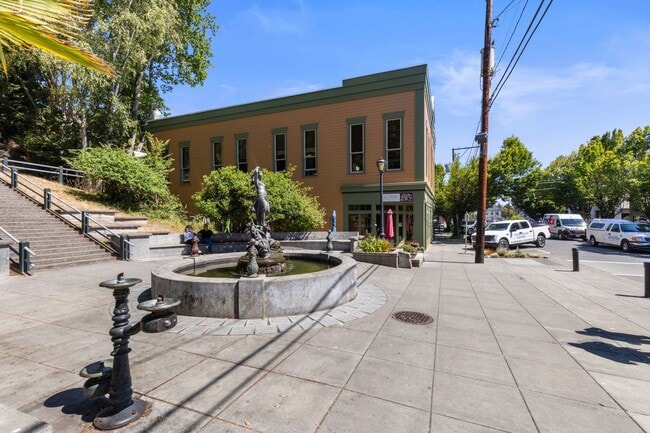 Building Photo - Charming Studio Condo For Rent Downtown Po...