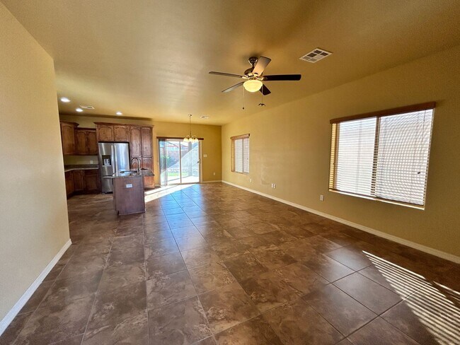 Building Photo - Beautiful Southwestern-Style Home in El Rancho Encantado