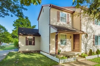 Building Photo - 7609 Seasons Dr