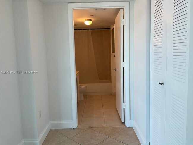 Building Photo - 7600 Collins Ave