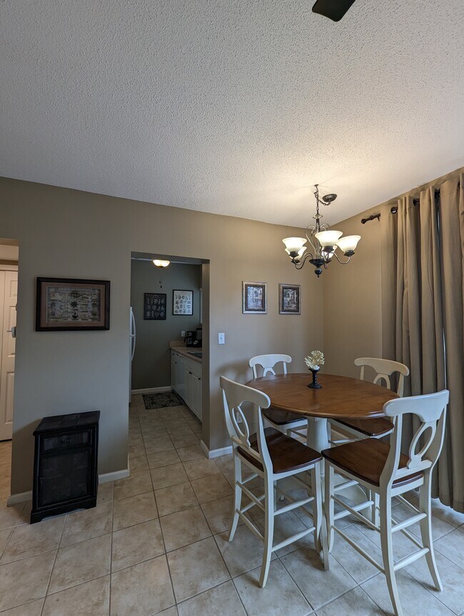 Building Photo - 42 S Forest Beach Dr