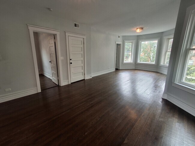 Building Photo - 2641 W Altgeld St