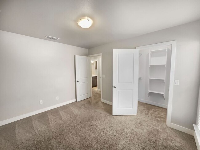 Building Photo - Fabulous 3/2/2 home in Bell Farms - Cooper...